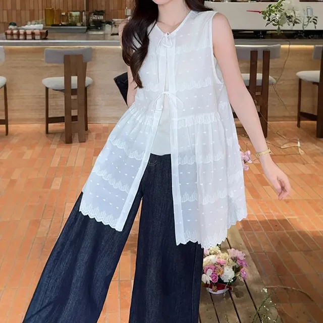 Korean-style sleeveless vest skirt layered with exterior
