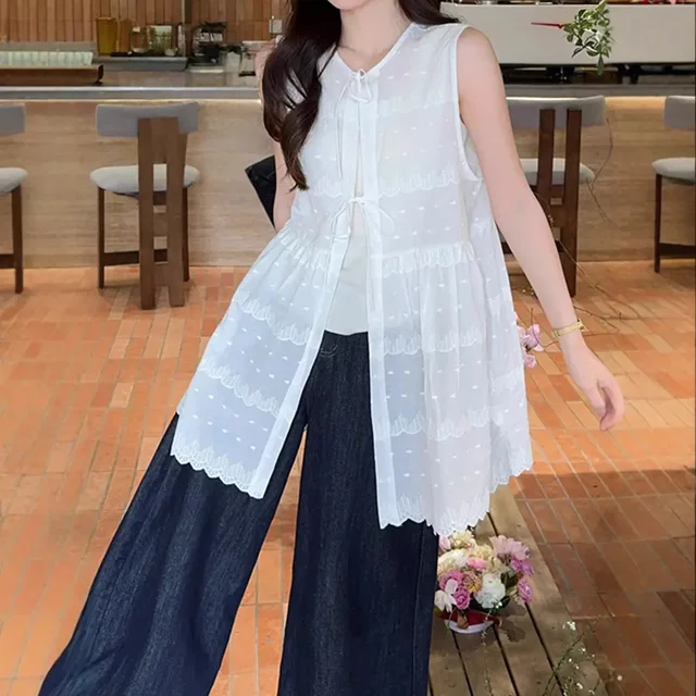 Korean-style sleeveless vest skirt layered with exterior
