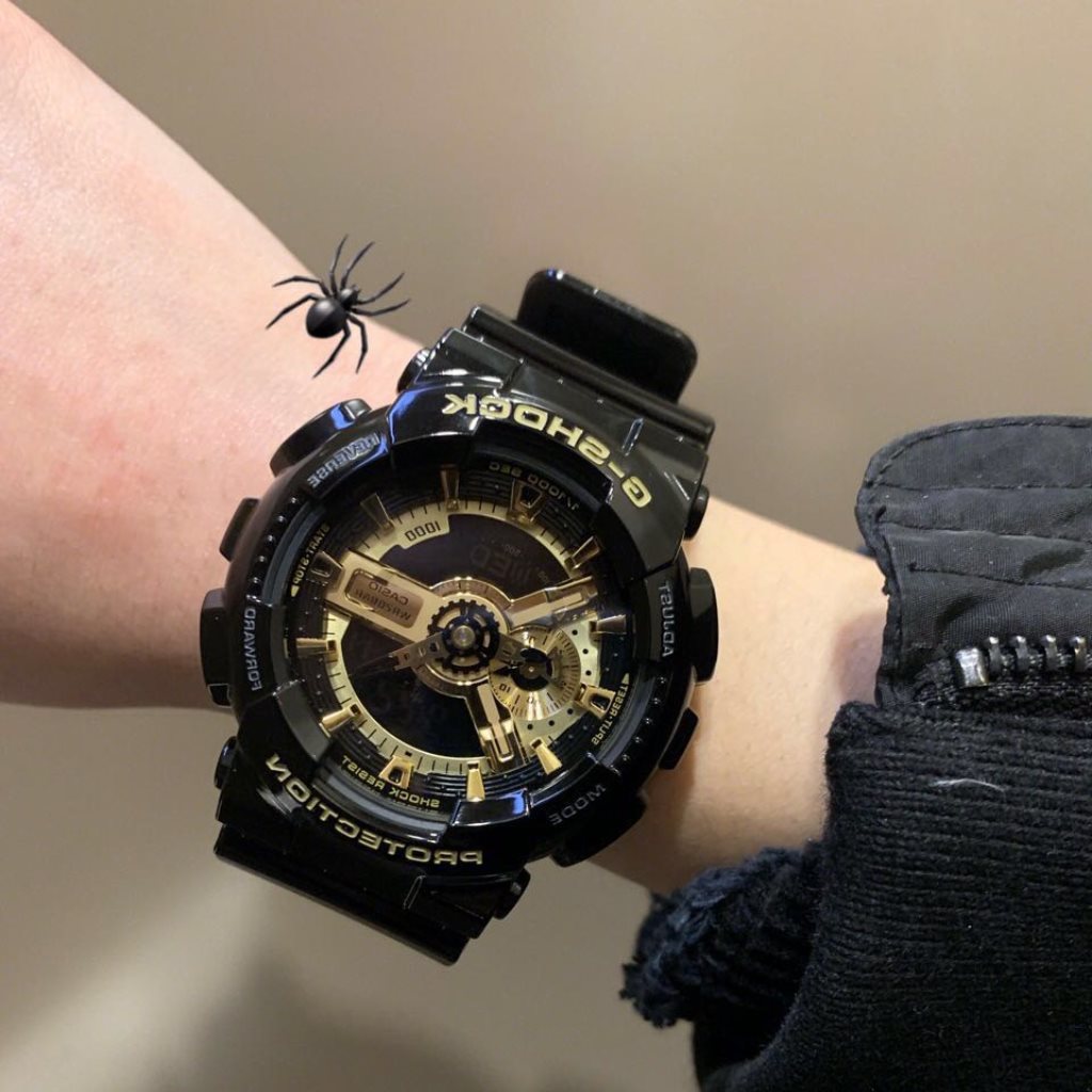 比较清秀,小巧可爱,但是表哥我买 casio就是为了买一个炫酷黑色大表盘