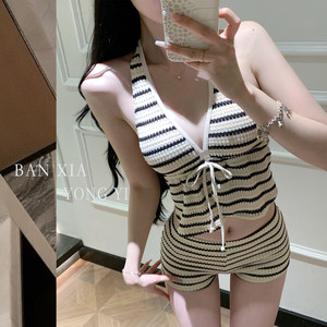 
Swimsuit for women, high-end, niche, halterneck, strappy, holiday bikini, conservative, square-angle, small breasts, gathered for hot spring bathing