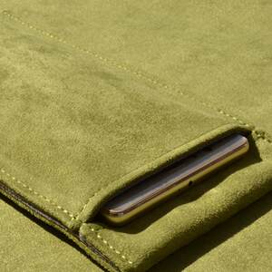 
Plain-wrapped velvet cell phone protective cover, tablet liner bag, custom shot