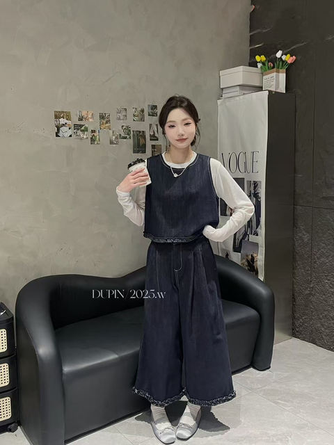 Unique sleeveless denim vest vest short nine-point wide-leg pants fashionable three-piece set women's spring casual suit trendy
