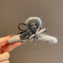 Autumn and Winter Vibe Gray Yarn Cartoon Bear Style Ab Side Hair Clip for Women, Fashionable Light Luxury Hairpin Shark Clip