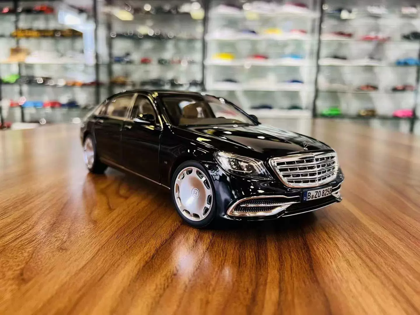 京商 1/18 BMW Z4(E89) black オープンクローズドのギミック 京商 1/18 BMW Z4(E89) black オープンクローズドのギミック