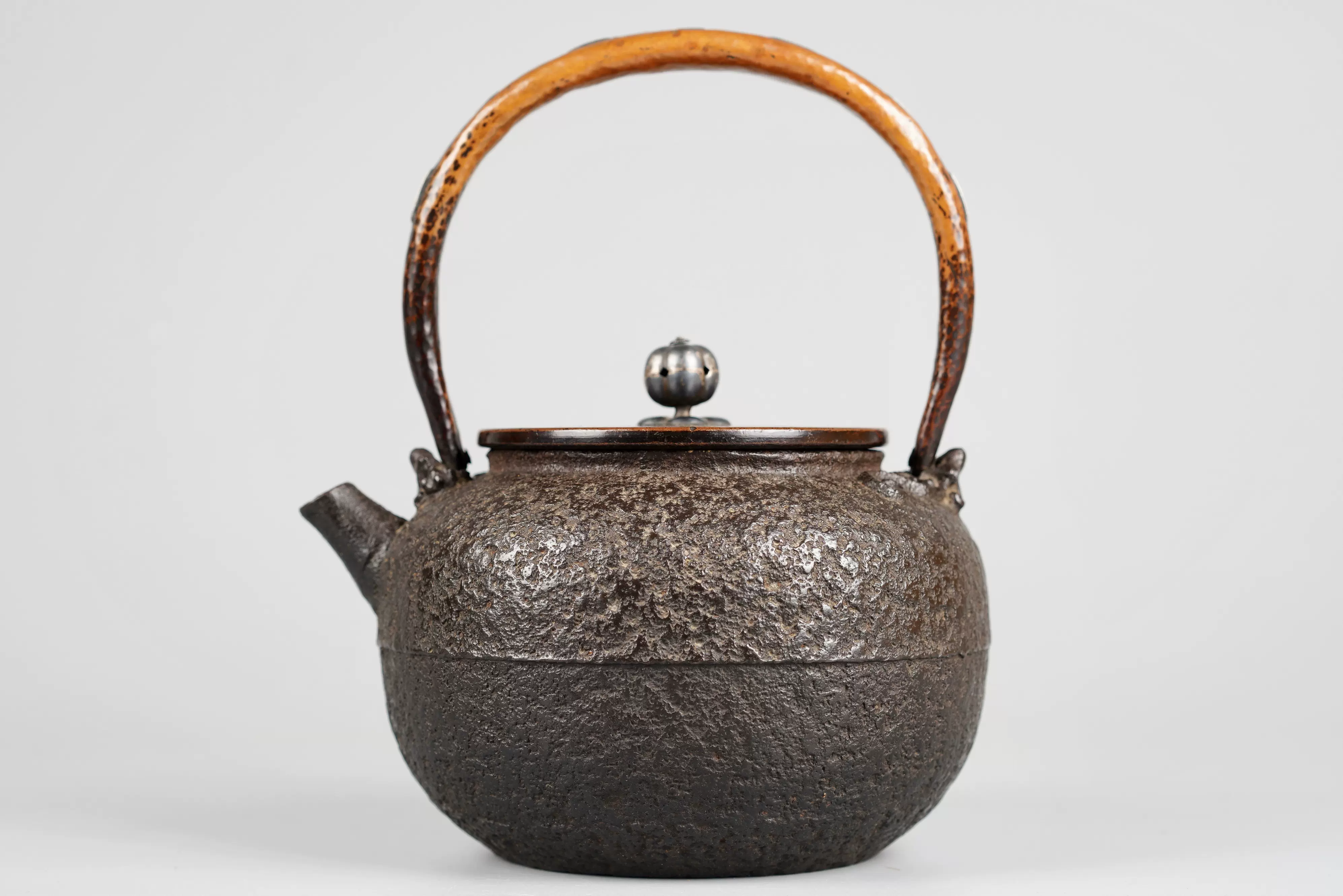 煎茶道具 龍文堂安之助斑紫銅蓋 霰鉄瓶 xt05