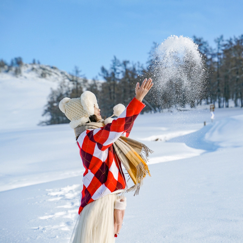 大七座商务车新疆旅游8天7晚乌鲁木齐阿勒泰喀纳斯赛里木湖跟团游