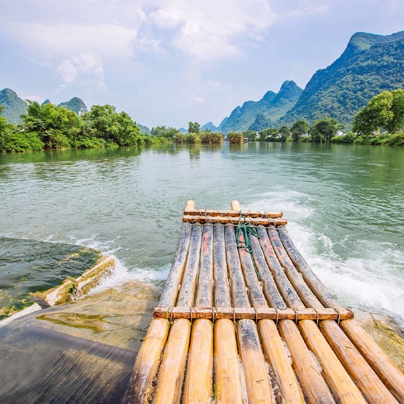 贵州桂林旅游8天7晚漓江游船竹筏+黄果树西江小七孔梵净山跟团游