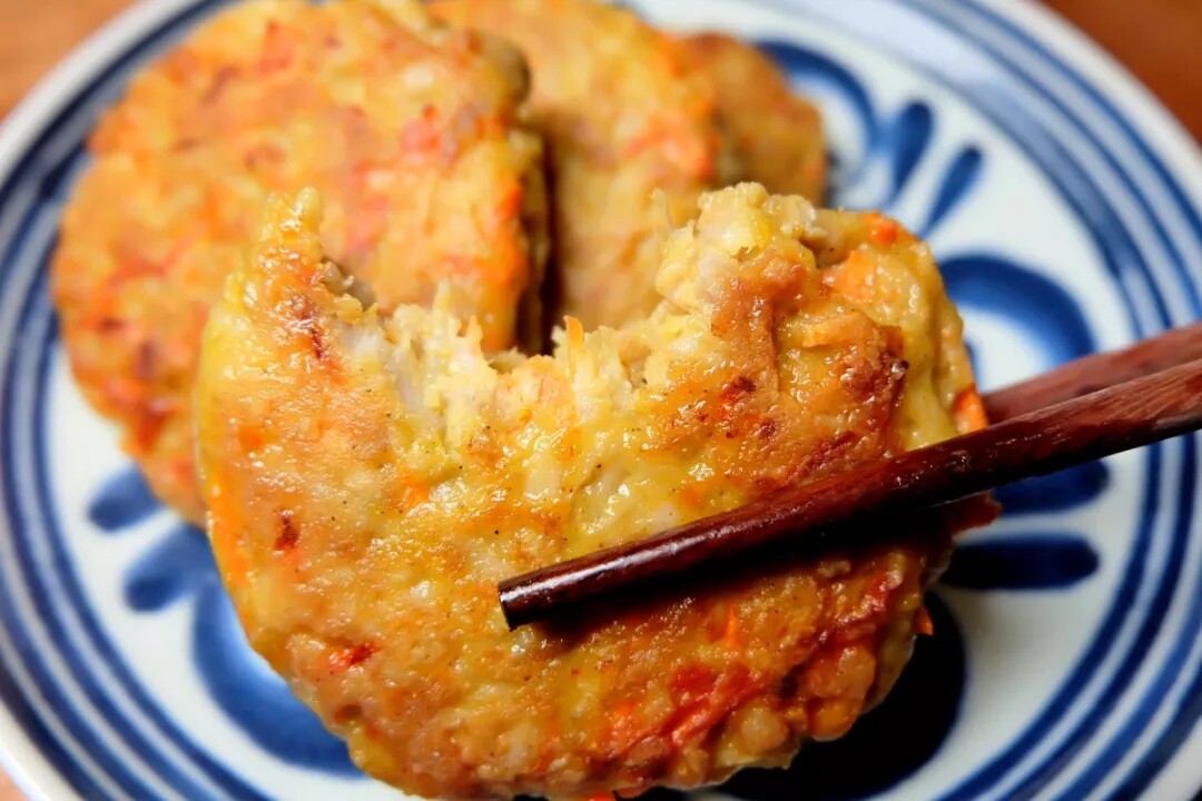 香煎藕饼,口感生脆特别香,怎么吃都不腻