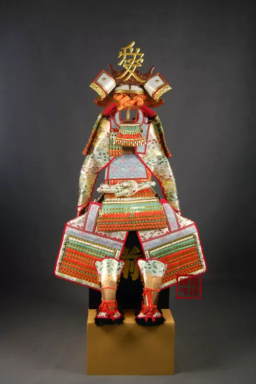武士の人形 甲冑付き 日本甲冑*武士盔甲可穿五月人形金色塗小扎色色縅稚兒鎧WYK05