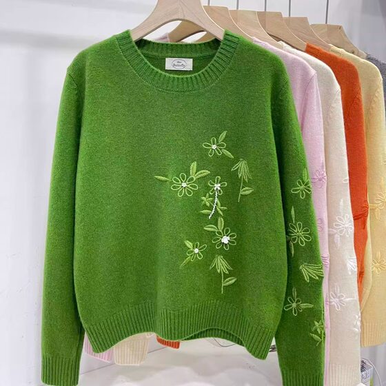 
Wool embroidered round neck pullover sweater for women in autumn and winter new loose slimming versatile casual knitted bottoming shirt special 0.31