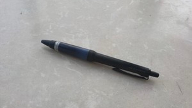三菱0金属杆重手感中中性油笔
