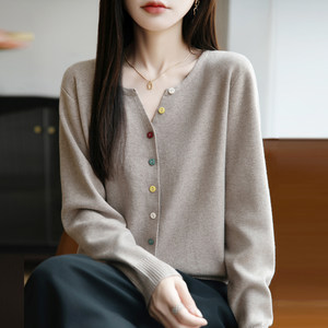 
Colorful buttoned small V-neck knitted cardigan for women with long sleeves, versatile, western style, soft and waxy casual Korean style sweater jacket