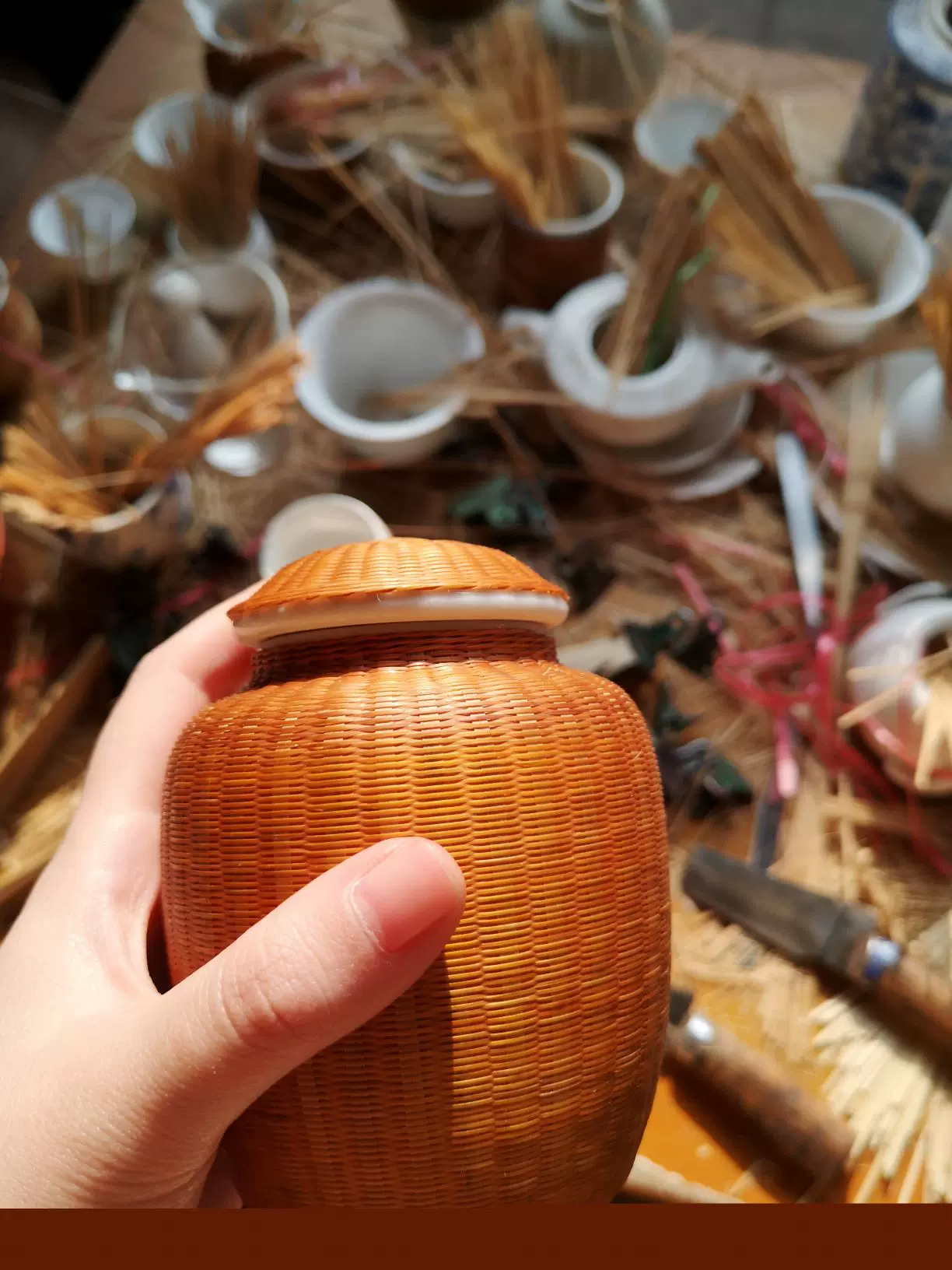 四川非遗竹编复古花瓶瓷胎手工竹丝扣花瓶烤丝工艺竹编瓶