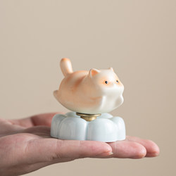 Jingdezhen's Popular Rotating Ornament, Cute Ceramic Lucky Cat, Fresh and Simple Style, Suitable for Car, Office Desk, Cute Pet Souvenir