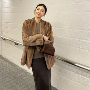 Fur integrated 26 early spring new eco-friendly mink fur coat imitation Pars strip women V-neck simple and versatile fashion