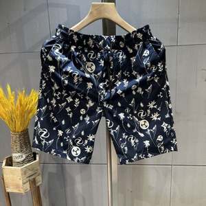 
New summer light luxury trendy ice silk-print casual shorts men's fashionable beach pants breathable and comfortable five-point pants