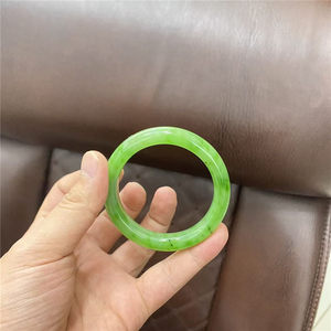 
Boutique natural Russian jasper Ulan sea apple green bracelet women's jade bracelet for girlfriend and best friend