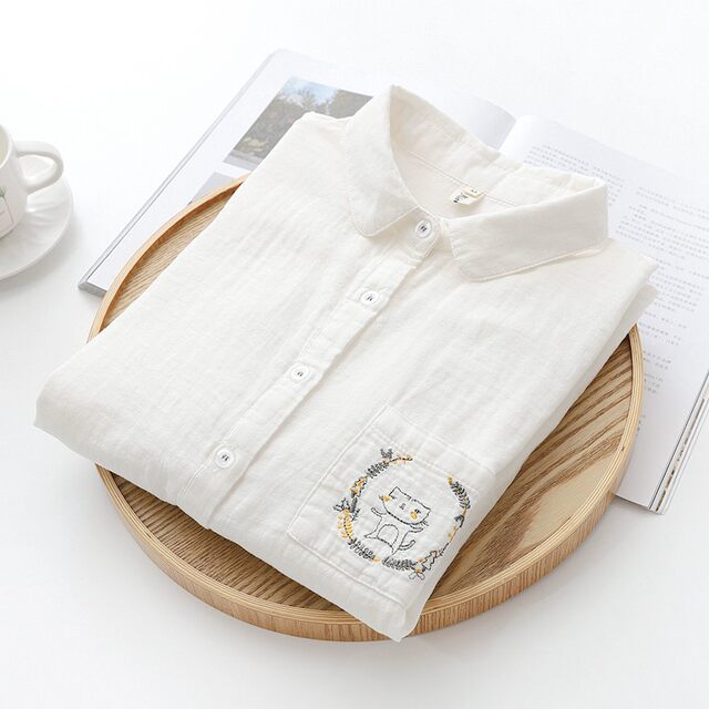 Japanese literary and fresh cartoon embroidered wreath cat double-layer cotton gauze white shirt women long-sleeved base shirt student
