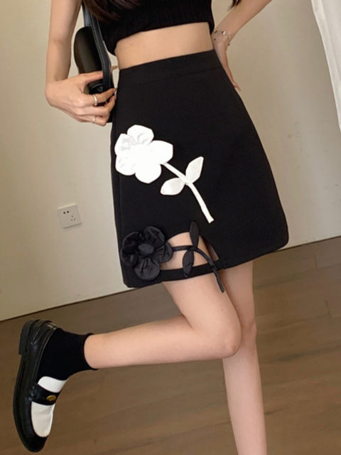 Three-dimensional flower skirt Spring and summer 2024 new large size high waist versatile black A-line skirt hollow design short skirt
