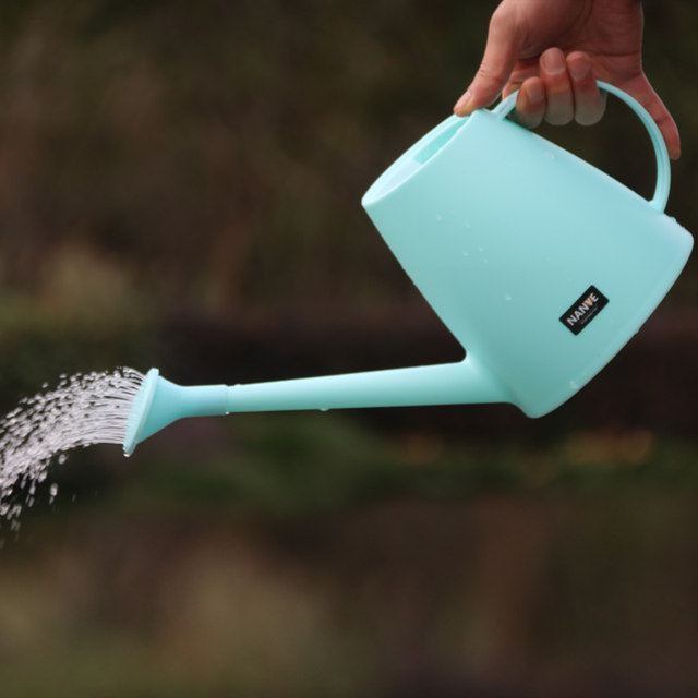 
Plastic watering kettle multi-color optional portable flower watering kettle household watering kettle 1.8L long mouth gardening kettle