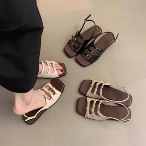 
Fashion sandals for women in summer 2025 new retro French fairy style beach beach beach travel soft flat Roman shoes