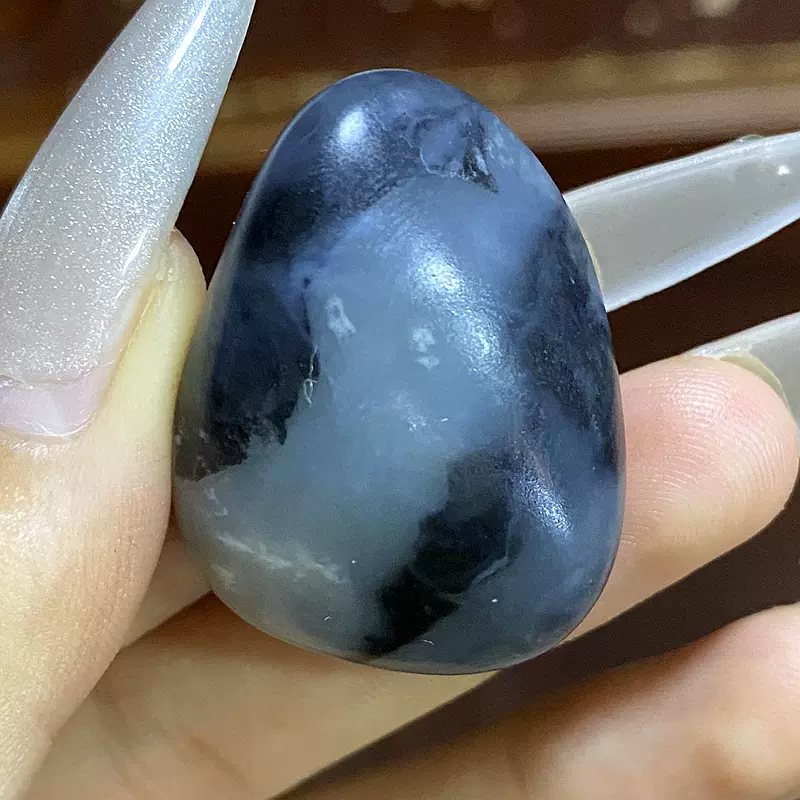 22克和田玉青花墨玉黑白分明小籽料肉质紧密细腻油润性佳雕刻料