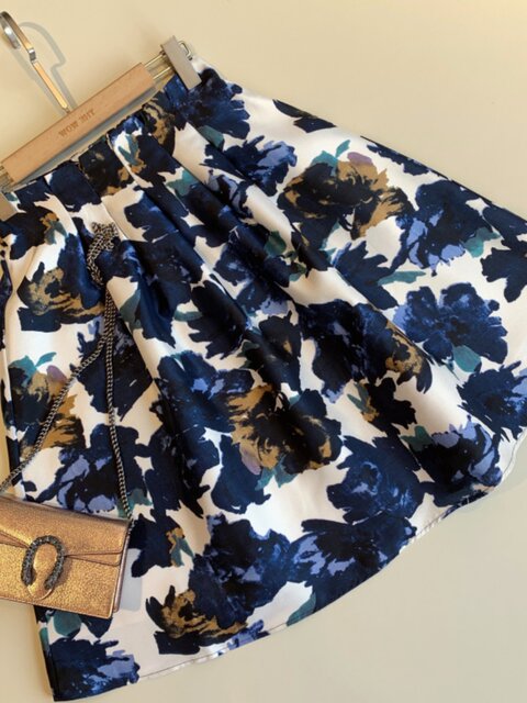 Niu X-food, huge explosion! Romantic retro ink and flower prints, slightly fluffy high waist, slim skirt, mid-skirt, women's summer
