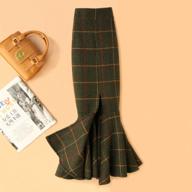 Retro plaid thickened woolen fishtail skirt winter long plaid skirt slit ruffle edge hip long skirt women
