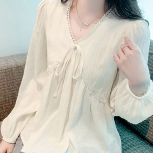 
High-end long-sleeved shirt for women in spring and autumn, versatile and chic shirt to cover belly, fashionable French style age-reducing top for women
