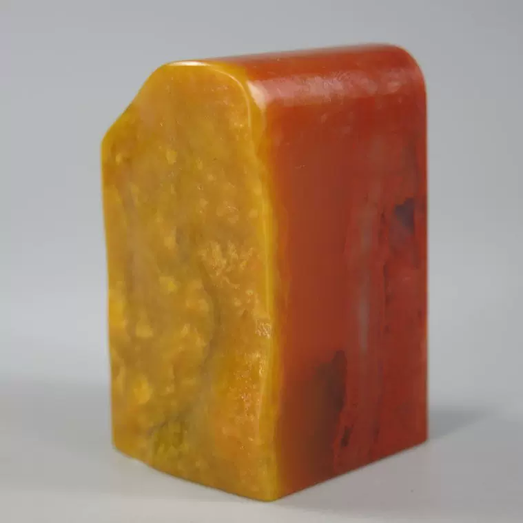 寿山昌化田黄原石印章精品老挝田黄石印章3.3*3.4*5.6厘米152克