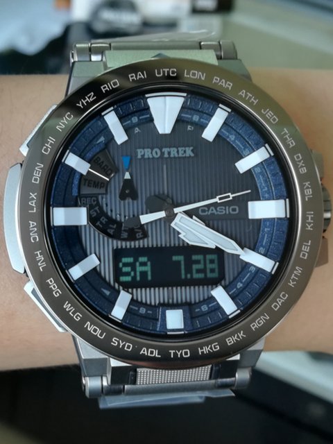 Casio mountaineering titanium alloy PRX-8000GT-7PR/yt-1B/7A solar radio wave outdoor men's watch
