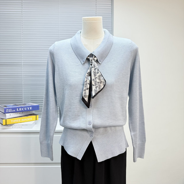 
Middle-aged female mother outfit 2025 new middle-aged and elderly women's wool cardigan in their 50s fashionable top loose jacket