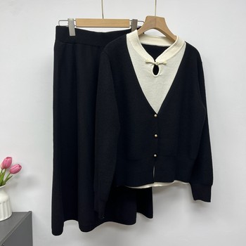 
Mom autumn suit middle-aged mother 2025 new knitted sweater women's top skirt middle-aged and elderly two-piece set