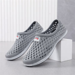 Men's Clogs with Closed Toe, Beach Sandals for Drifting, Non-Slip, Outdoor Water-Resistant, Breathable, Trendy Men's Slip-On Shoes, Mesh Shoes
