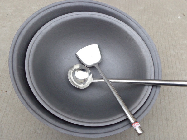 各种铸铁大锅 食堂饭店工地用大锅大生铁锅 特大号铁锅加盖加篦子