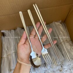 304 Stainless Steel Spoon and Chopsticks Portable Cutlery Non-Slip Chopsticks and Spoon Set Chopsticks Spoon Fork Student Cutlery Storage Box