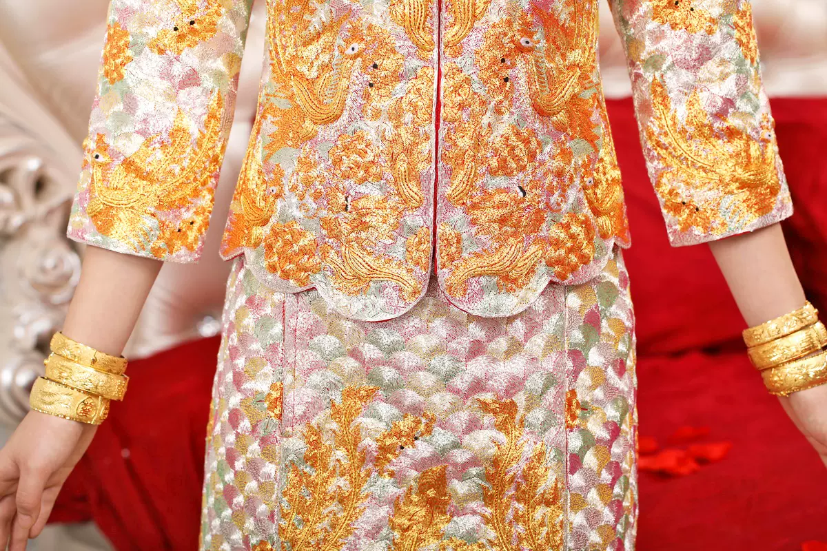 【褂皇】龍鳳褂 クワンカワ3XL 花嫁衣装 金刺繍 豪華セット 頭飾り付き 美品 褂皇】龍鳳褂 クワンカワ3XL 花嫁衣装 金刺繍 豪華セット 頭飾り付き 美