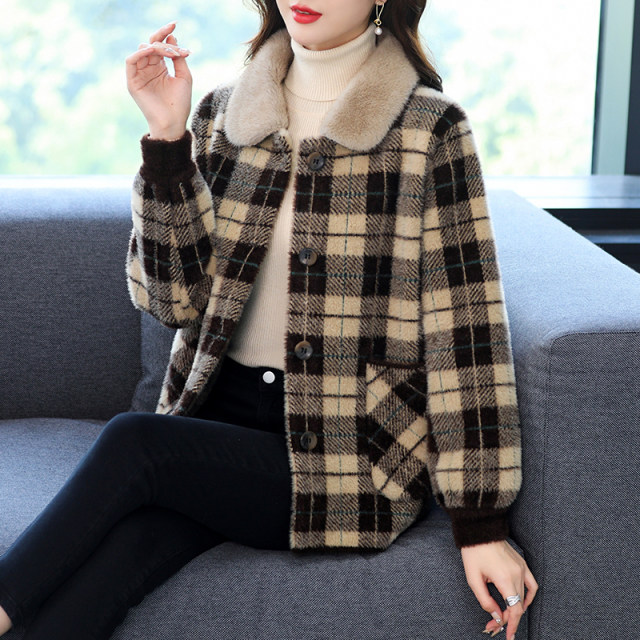Autumn and winter short thickened mother's small jacket plaid knitted top loose warm fur collar small sable velvet
