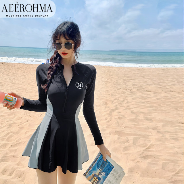 2025 new swimsuit for women's hot spring sun protection professional sports long sleeves conservative slimming belly to cover the belly for hot spring swimming