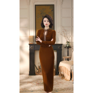 
Caicaijia [Heart Dance] Winter Elegant Long Retro Hong Kong Style Slim High Waist Slim Dress