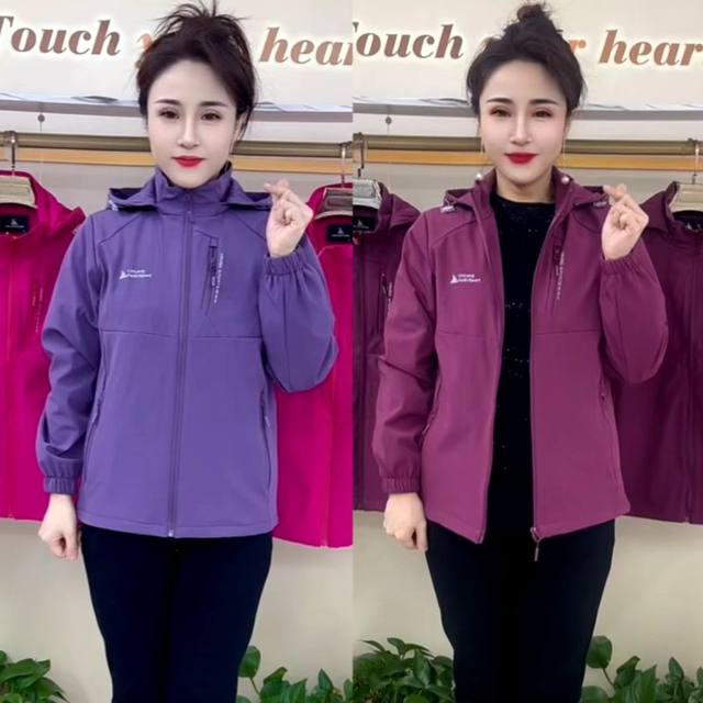 Solid Color Chest Pocket Hooded Jacket for Women Spring and Autumn Popular Windproof and Warm Casual Sportswear for Middle-aged Mothers