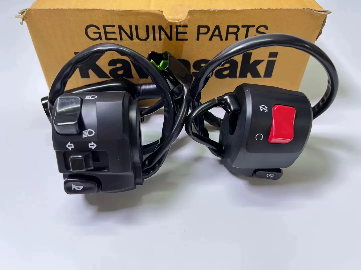 川崎忍様 リクエスト 2点 まとめ商品 川崎忍者400原裝手把啟動開關摩託車配件Z400轉向開關