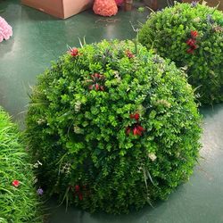 Outdoor Green Plant Manhole Cover Decoration Cover Ugly Simulated Green Plant Pastoral Eucalyptus with Flower Ball Milan Grass Ball
