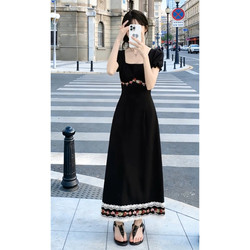 French-Style Black Square-Neck Hepburn-Style Dress for Women, Summer 2026 New Model, Stunning Waist-Cinching Slimming Floral Long Dress