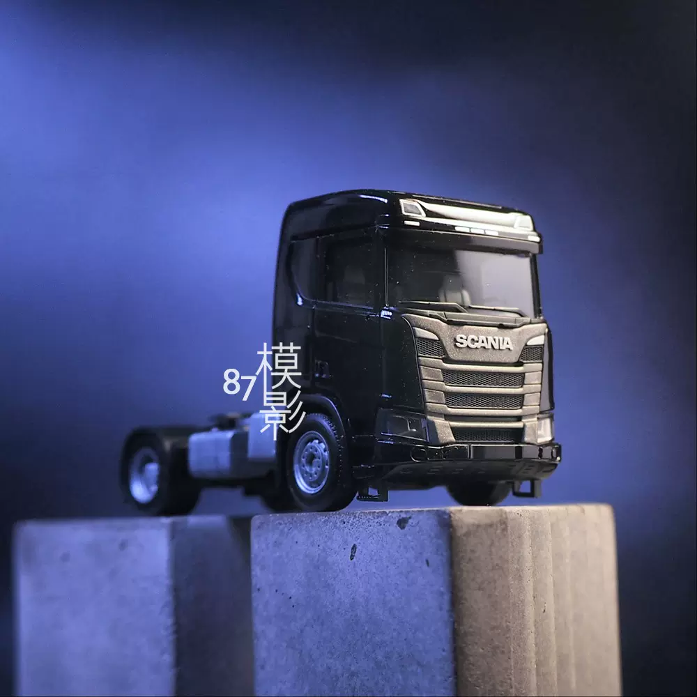 Schuco テンポ社の三輪トラック 「Tenpo Dreirad」1:43 赤 Schuco テンポ社の三輪トラック 「Tenpo Dreirad」1:43 赤 1:43