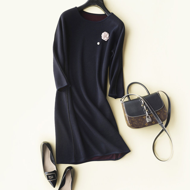 Putting on both sides of a round neck plug -in shoulder, seven -point sleeve wool knit dress, free chest flower spring autumn mid -length skirt tide