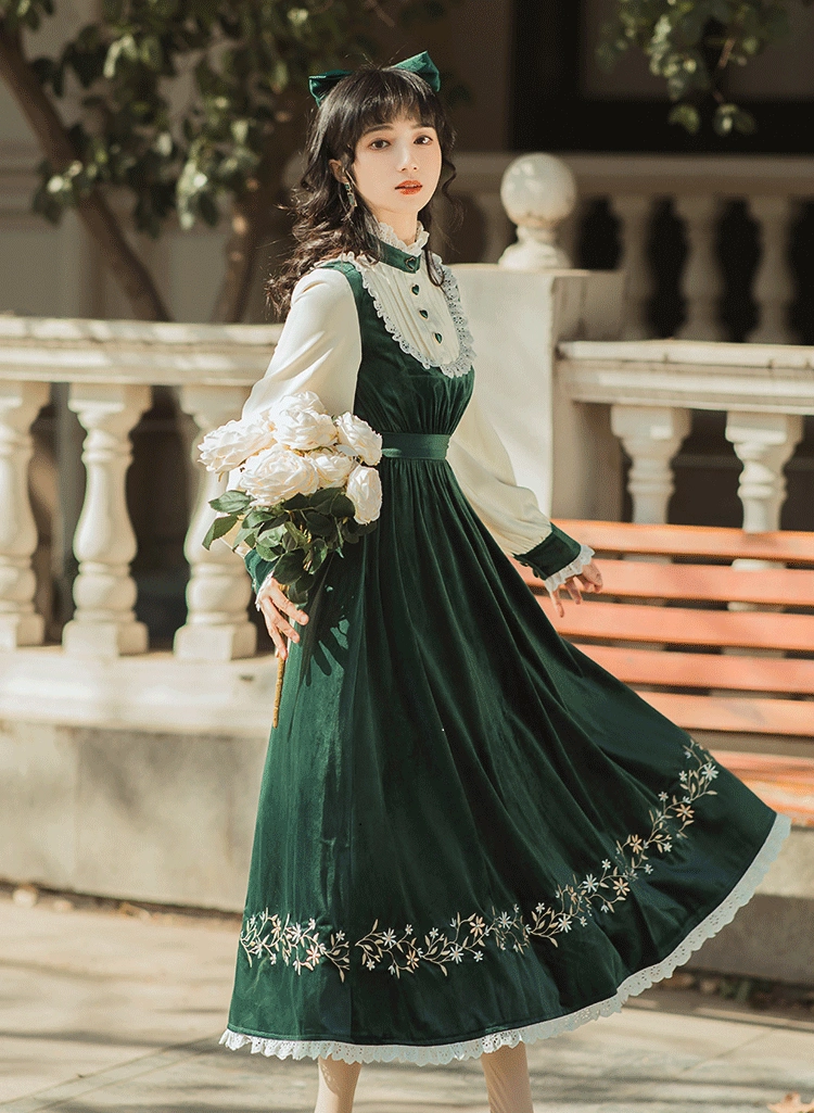 欧洲复古宫廷风中世纪丝绒绣花法式古董裙迪士尼在逃公主连衣裙子-Taobao