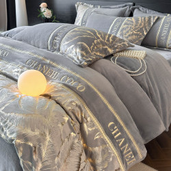 Light Luxury Milk Velvet Four-Piece Set 2025 New Embroidered Winter Thickened Warm Duvet Cover Bed Sheet Master Bedroom Bedding