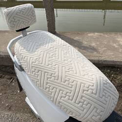 New Elastic Anti-Scalding Electric Vehicle Seat Cover, Universal for Battery Bikes and Scooters, Sun Protection, Suitable for All Seasons, Non-Slip