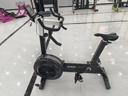 C2 Wind Resistance Bicycle Spinning Bicycle Gym Commercial Home Aerobic Sports Fitness Equipment Bicycle